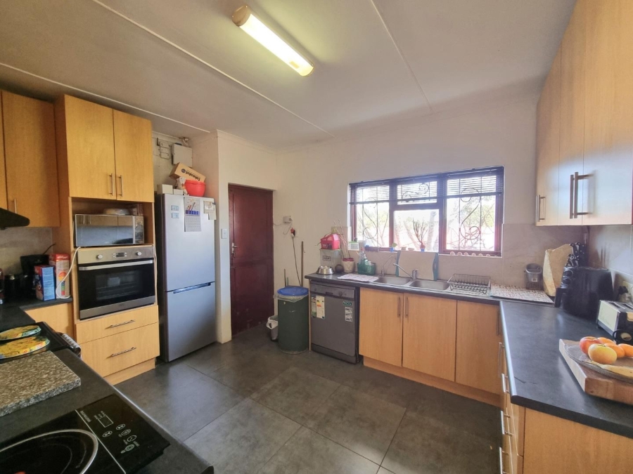 4 Bedroom Property for Sale in Sandbaai Western Cape